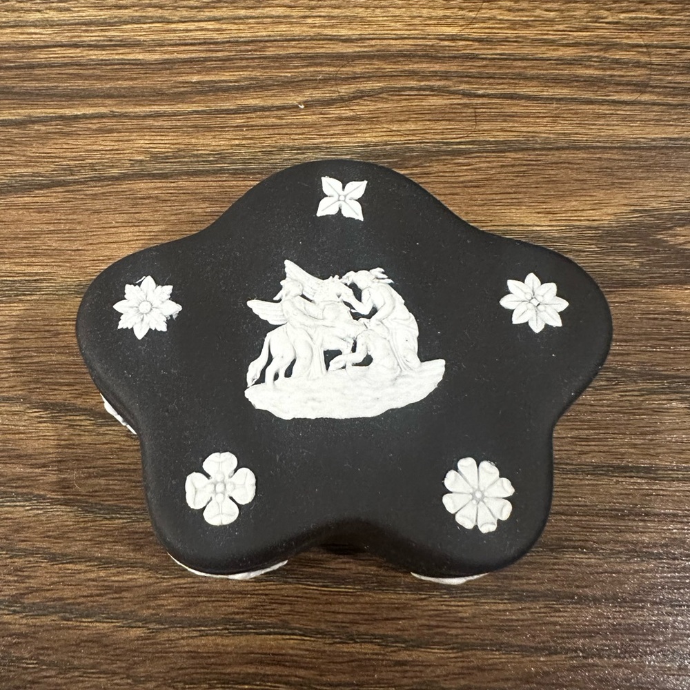 Wedgwood Black Jasperware Star Trinket Box